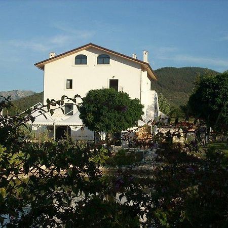 Locanda Dell'Asino D'Oro Villa Сулмона Екстериор снимка