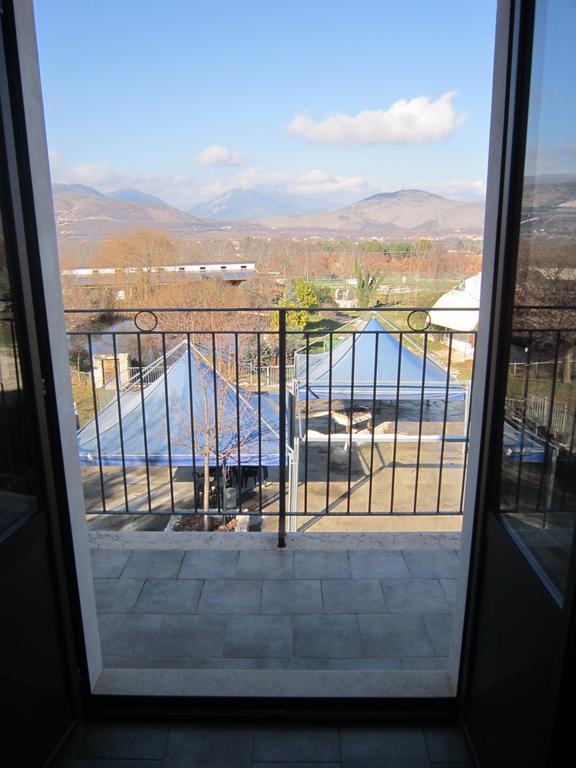 Locanda Dell'Asino D'Oro Villa Сулмона Стая снимка